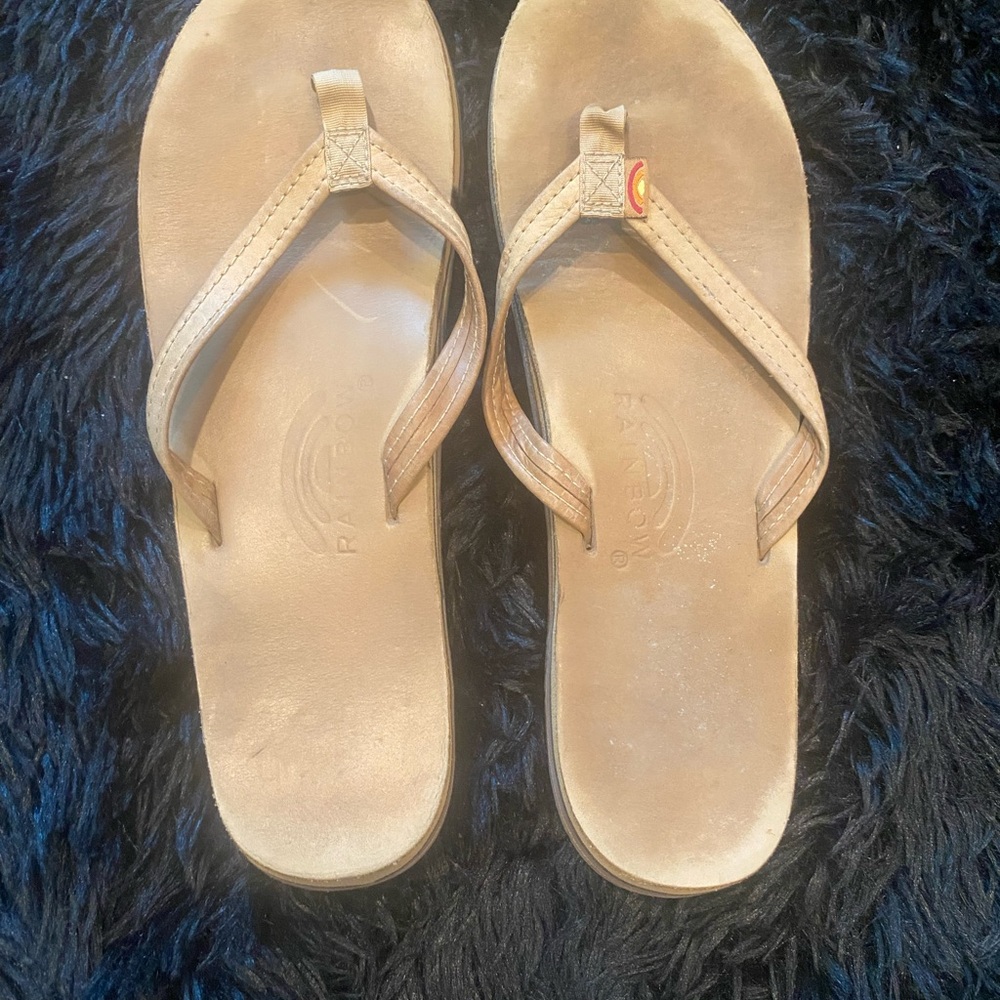 Rainbow Women's Tan Leather flip flop Thong Sandals size 9.   5h